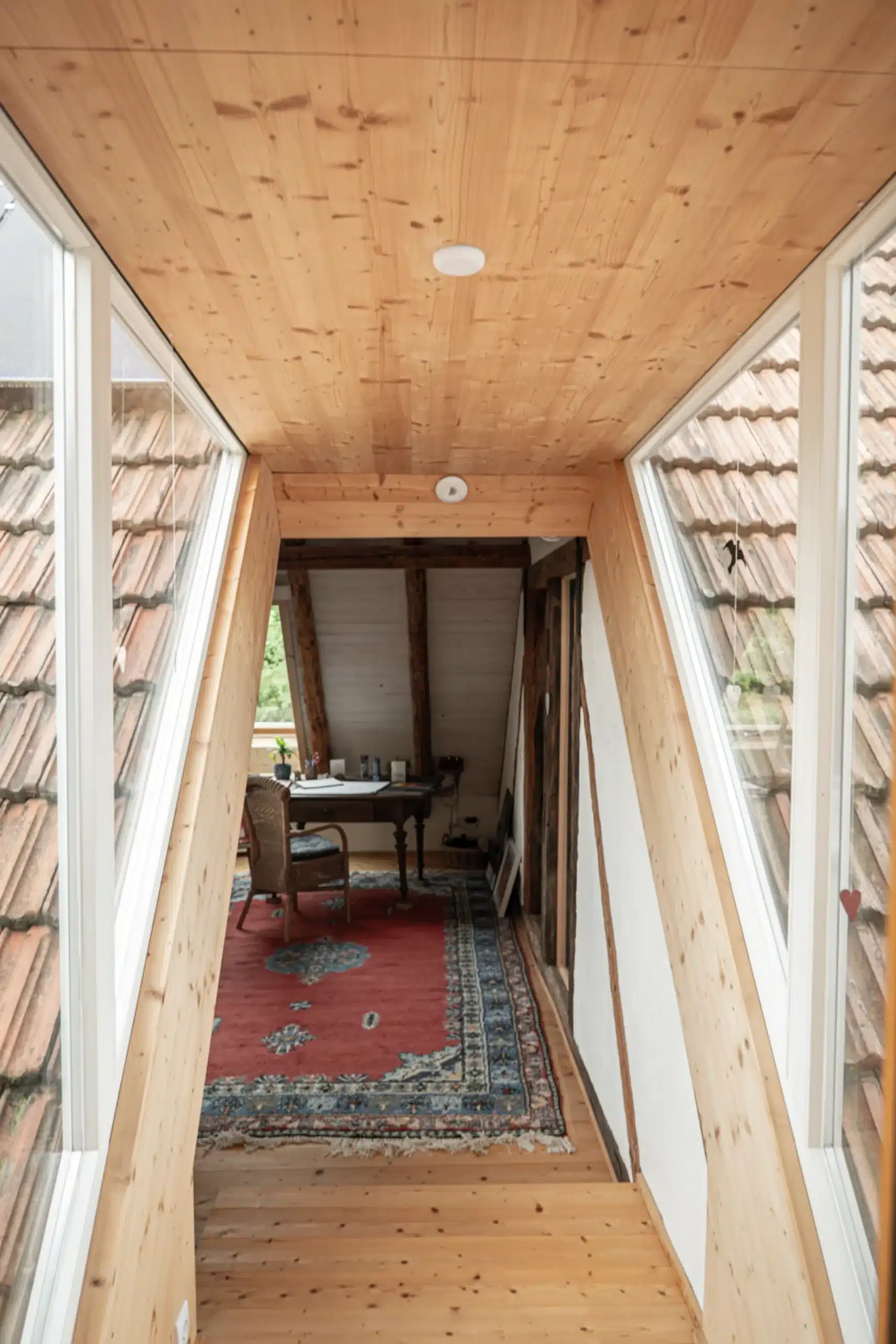ZERO Architektur Projekte Fankhänel Impressionen Innenansicht Dachflur zwischen Dächern